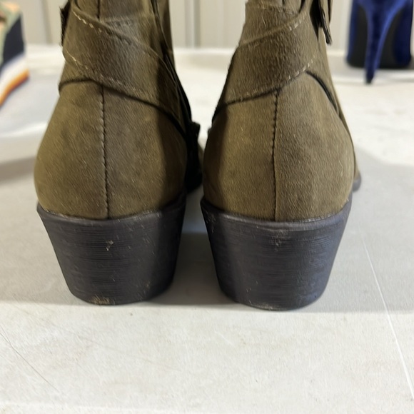 Just fab, size 8, olive green - Picture 3 of 3